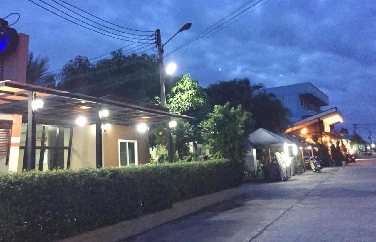 Jirapa Modern Resort Chonburi Extérieur photo