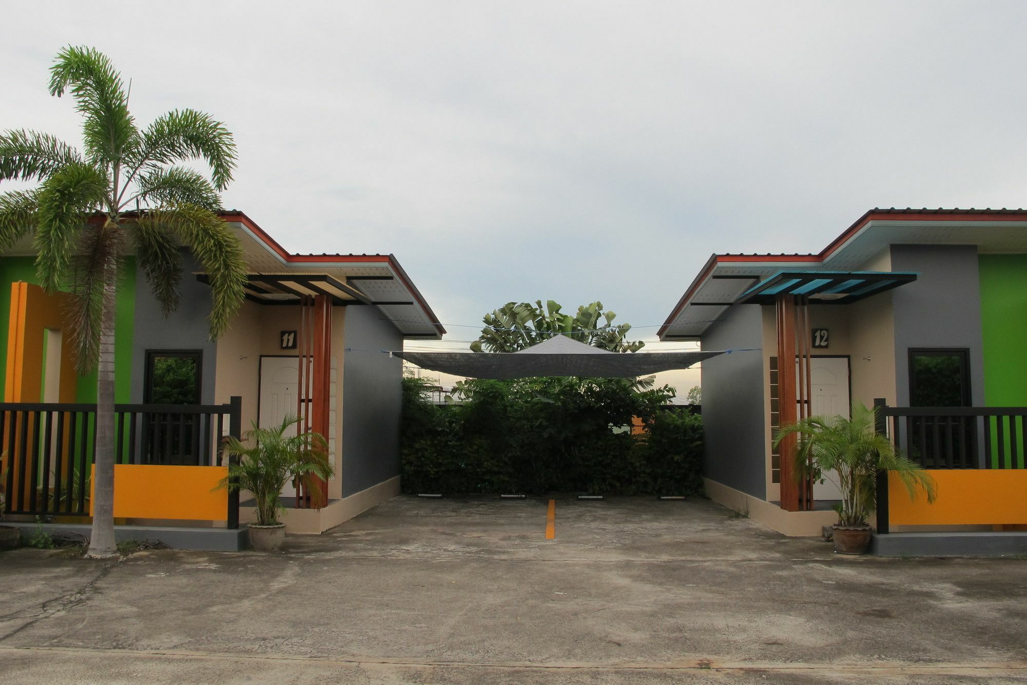 Jirapa Modern Resort Chonburi Extérieur photo